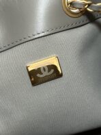 CC 25 HANDBAG 30 IN NATURAL GREY SUEDE GOLD HARDWARE - Image 9