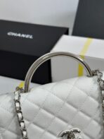 FLAP BAG WITH SILVER-TONE HANDLE 19 IN WHITE CAVIAR SKIN - Image 6