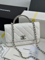 FLAP BAG WITH SILVER-TONE HANDLE 19 IN WHITE CAVIAR SKIN - Image 8