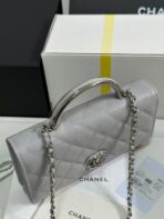 FLAP BAG WITH SILVER-TONE HANDLE 19 IN GREY SHINY CAVIAR SKIN - Image 6