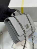 FLAP BAG WITH SILVER-TONE HANDLE 19 IN GREY SHINY CAVIAR SKIN - Image 10