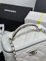 MINI VANITY TOP HANDLE CASE 17 IN WHITE CAVIAR SKIN SILVER-TONE PLATED METAL - Image 7