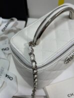 MINI VANITY TOP HANDLE CASE 17 IN WHITE CAVIAR SKIN SILVER-TONE PLATED METAL - Image 9