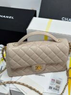 FLAP BAG WITH HANDLE 25 IN BEIGE LAMBSKIN GOLD PLATED METAL - Image 9