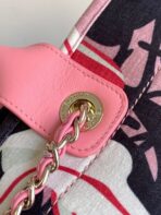 CC CLASSIC LARGE 38 TOTE IN LIGHT PINK MIX COLORFUL CANVAS - Image 10