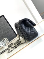 CC SMALL 20 FLAP BAG IN BLACK CALFSKIN - Image 9