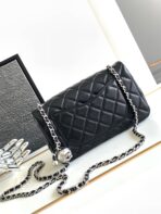 CC SMALL 20 FLAP BAG IN BLACK CALFSKIN - Image 3