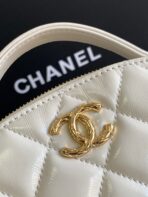 CC CLASSIC MINI 20 CLUTCH WITH STRAP IN GLOSSY WHITE CALFSKIN - Image 4