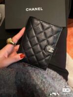CC BIFOLD WALLET CAVIAR 14 BLACK GRAINED CALFSKIN - Image 9