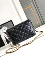 CC MEDIUM 22 FLAP BAG IN BLACK LAMBSKIN GOLD HARDWARE - Image 4