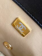 CC MEDIUM 22 FLAP BAG IN BLACK LAMBSKIN GOLD HARDWARE - Image 10