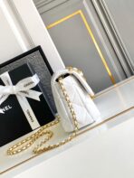 CC MINI 20 FLAP BAG IN WHITE LAMBSKIN GOLD HARDWARE - Image 8