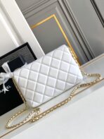 CC MEDIUM 22 FLAP BAG IN WHITE LAMBSKIN GOLD HARDWARE - Image 3