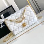 CC MEDIUM 22 FLAP BAG IN WHITE LAMBSKIN GOLD HARDWARE - Image 2