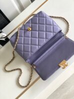 CC MEDIUM 22 FLAP BAG IN LIGHT PURPLE LAMBSKIN GOLD HARDWARE - Image 3