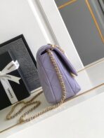 CC MEDIUM 22 FLAP BAG IN LIGHT PURPLE LAMBSKIN GOLD HARDWARE - Image 9