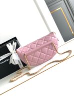 CC WAIST 24 BAG IN LIGHT PINK CALFSKIN WITH PEARL CHAIN AND GOLD HARDWARE - Image 6