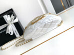 CC WAIST 24 BAG IN WHITE CALFSKIN WITH PEARL CHAIN AND GOLD HARDWARE - Image 6