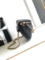 CC WAIST 24 BAG IN BLACK CALFSKIN WITH PEARL CHAIN AND GOLD HARDWARE - Image 5