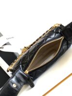 CC 16 MINI POUCH IN BLACK GRAINED CALFSKIN AND GOLD METAL - Image 8