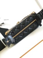 CC 16 MINI POUCH IN BLACK GRAINED CALFSKIN AND GOLD METAL - Image 9