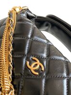 CC 16 MINI POUCH IN BLACK GRAINED CALFSKIN AND GOLD METAL - Image 4