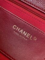 CLASSIC FLAP BAG 22 IN APPLE RED CALFSKIN GOLD HARDWARE - Image 4