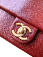 CLASSIC FLAP BAG 22 IN APPLE RED CALFSKIN GOLD HARDWARE - Image 5