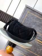 HOBO BAG 32 IN BLACK NYLON WITH GOLD METAL - Image 3