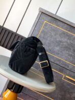 HOBO BAG 32 IN BLACK NYLON WITH GOLD METAL - Image 5