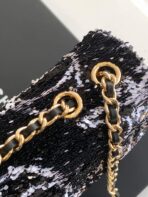 CLASSIC FLAP BAG 21 IN WHITE MIX BLACK SEQUINS GOLD HARDWARE - Image 3