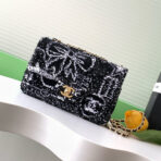 CLASSIC FLAP BAG 21 IN WHITE MIX BLACK SEQUINS GOLD HARDWARE - Image 2