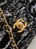 CLASSIC FLAP BAG 21 IN WHITE MIX BLACK SEQUINS GOLD HARDWARE - Image 5