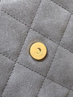 CC 25 HANDBAG 40 IN GREY SUEDE GOLD HARDWARE - Image 8