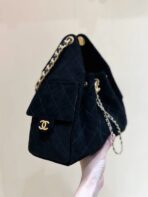CC 25 HANDBAG 30 IN BLACK SUEDE GOLD HARDWARE - Image 6