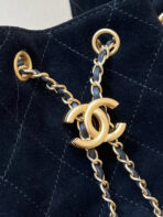 CC 25 HANDBAG 30 IN BLACK SUEDE GOLD HARDWARE - Image 8