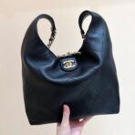 QUILTED SMALL HOBO BAG 27 IN BLACK  GOLD HARDWARE