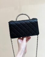 FLAP BAG WITH SILVER-TONE HANDLE 18 IN BLACK LAMBSKIN - Image 4