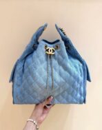CC 25 HANDBAG 40 IN BLUE DENIM GOLD HARDWARE - Image 9