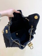 CC 25 HANDBAG 40 IN DARK BLUE DENIM GOLD HARDWARE - Image 10