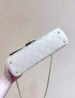 QUILTED FLAP BAG WITH HANDLE 26 IN BEIGE  GOLD PLATED METAL - Image 5