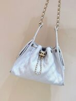 CC 25 HANDBAG IN WHITE 30 GRAINED CALFSKIN GOLD HARDWARE - Image 10