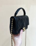 PEARL LIMITED EDITION FLAP BAG WITH HANDLE 20 IN BLACK - Image 4