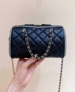 MEITO BOSTON MATELASSE CAVIAR SHOULDER HANDBAG 18 IN BLACK LAMBSKIN - Image 6