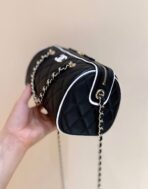 MEITO BOSTON MATELASSE CAVIAR SHOULDER HANDBAG 18 IN BLACK LAMBSKIN - Image 9