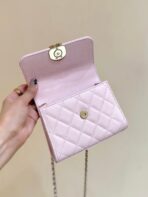 QUILTED FLAP BAG WITH HANDLE 18 IN BABY PINK LAMBSKIN GOLD HARDWARE - Image 4