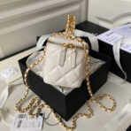 CC Vanity Case 17cm White Lambskin Gold hardware - Image 7