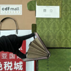 FULL-ZIP WALLET 19 IN MOSS GREEN EMBOSSED - Image 3