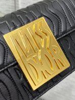 FLAP BAG 18 BLACK QUILTED ALLOVER - Image 10