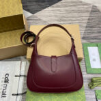 JACKIE SMALL SHOULDER BAG 27 IN BURGUNDY RED  GOLD HARDWARE - Image 3